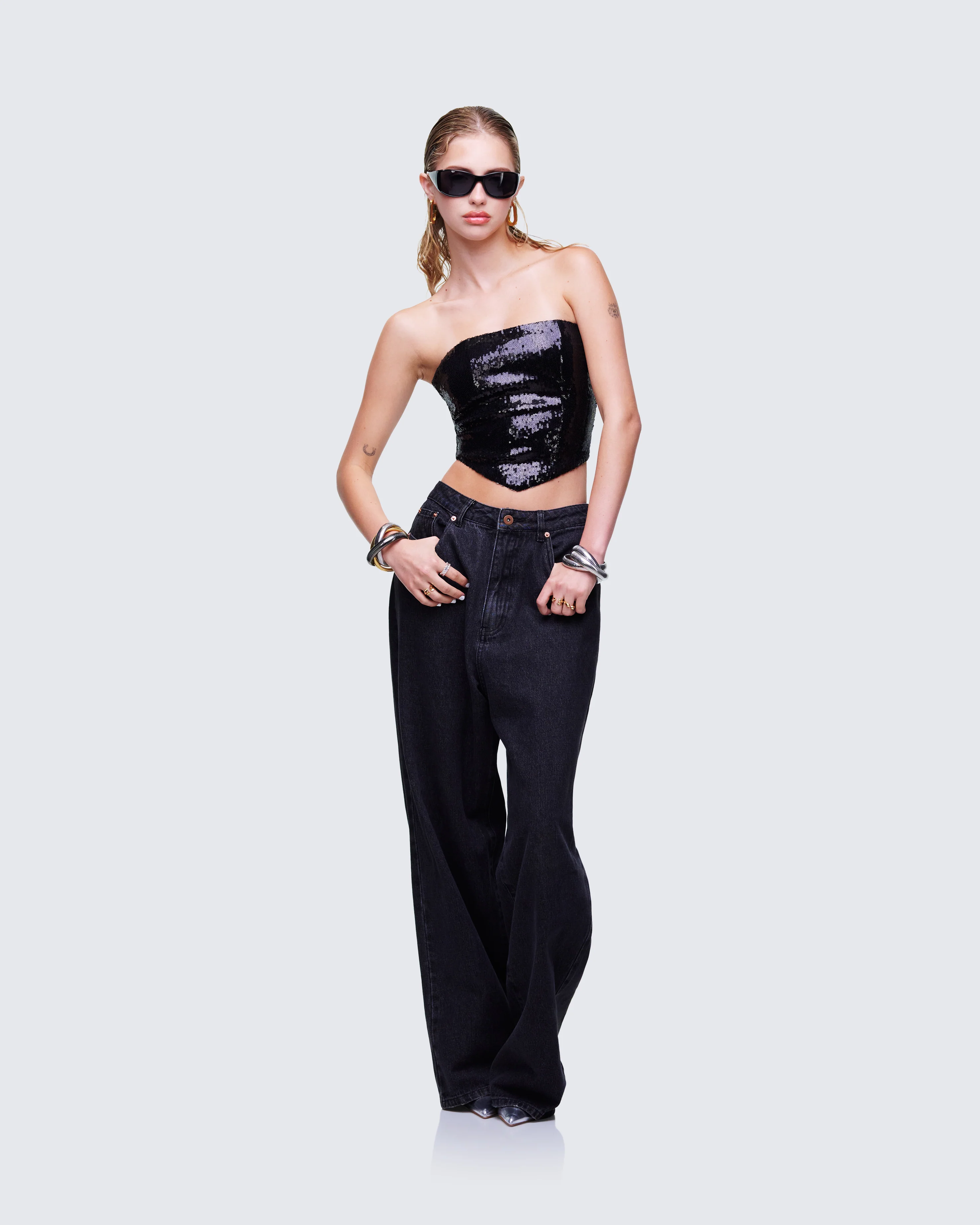 Astraia Black Set - Image 3