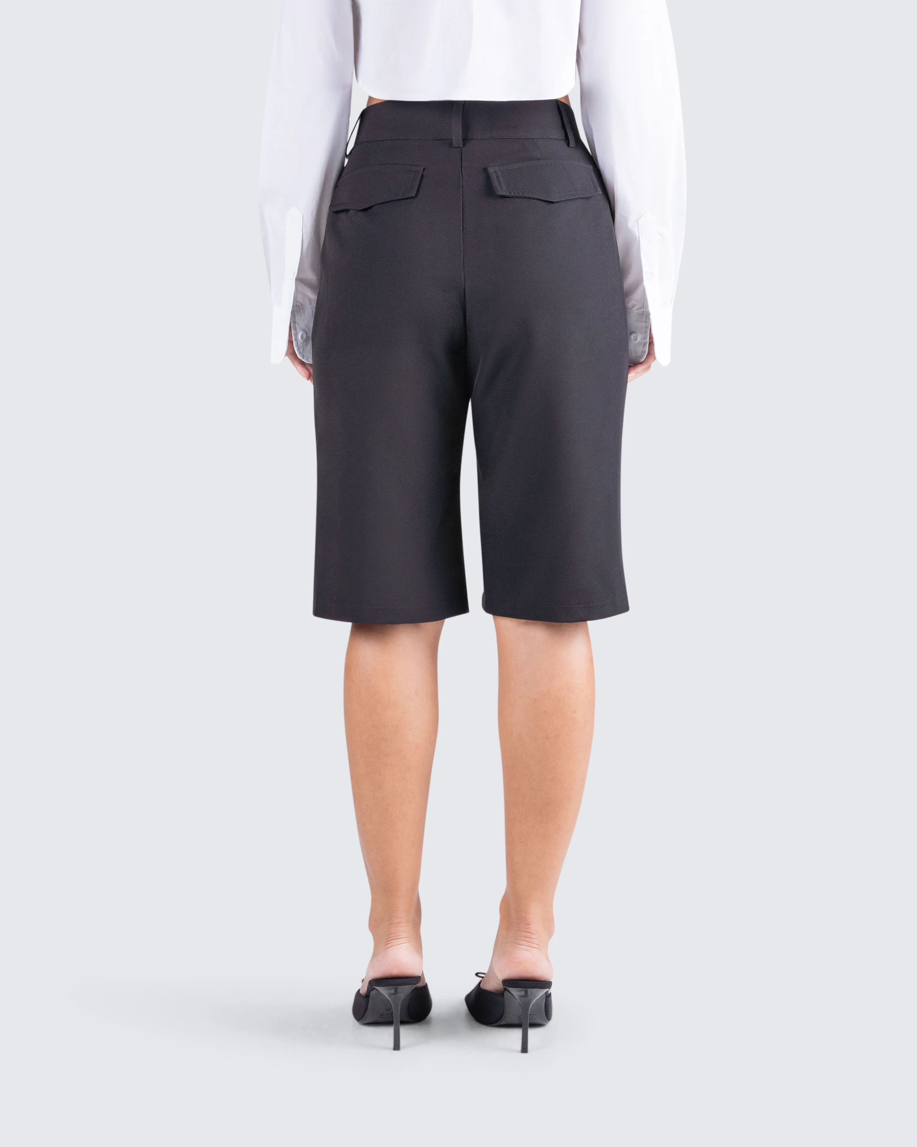 Birna Black Crepe Bermuda Shorts - Image 7