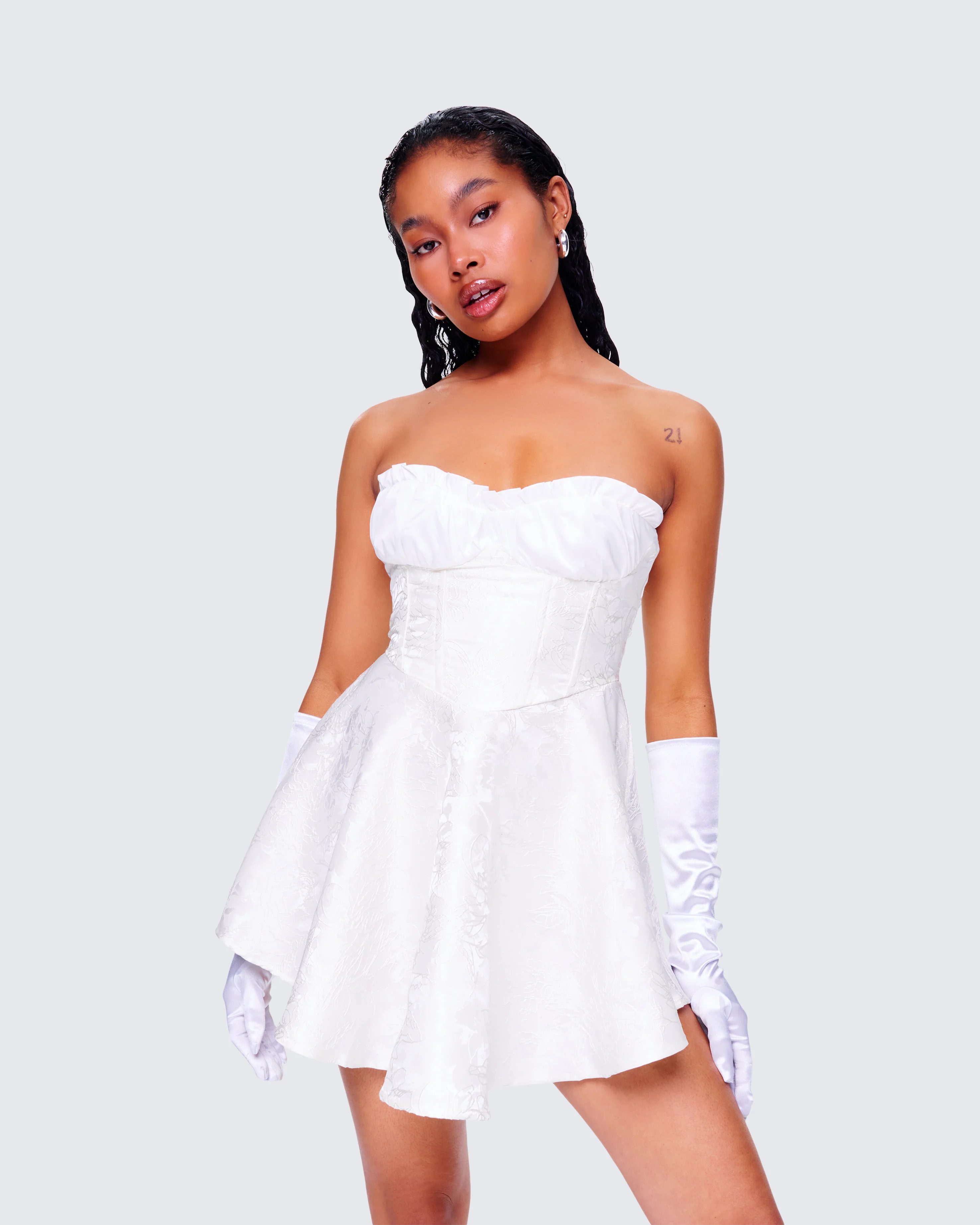 Connie White Satin Gloves - Image 8