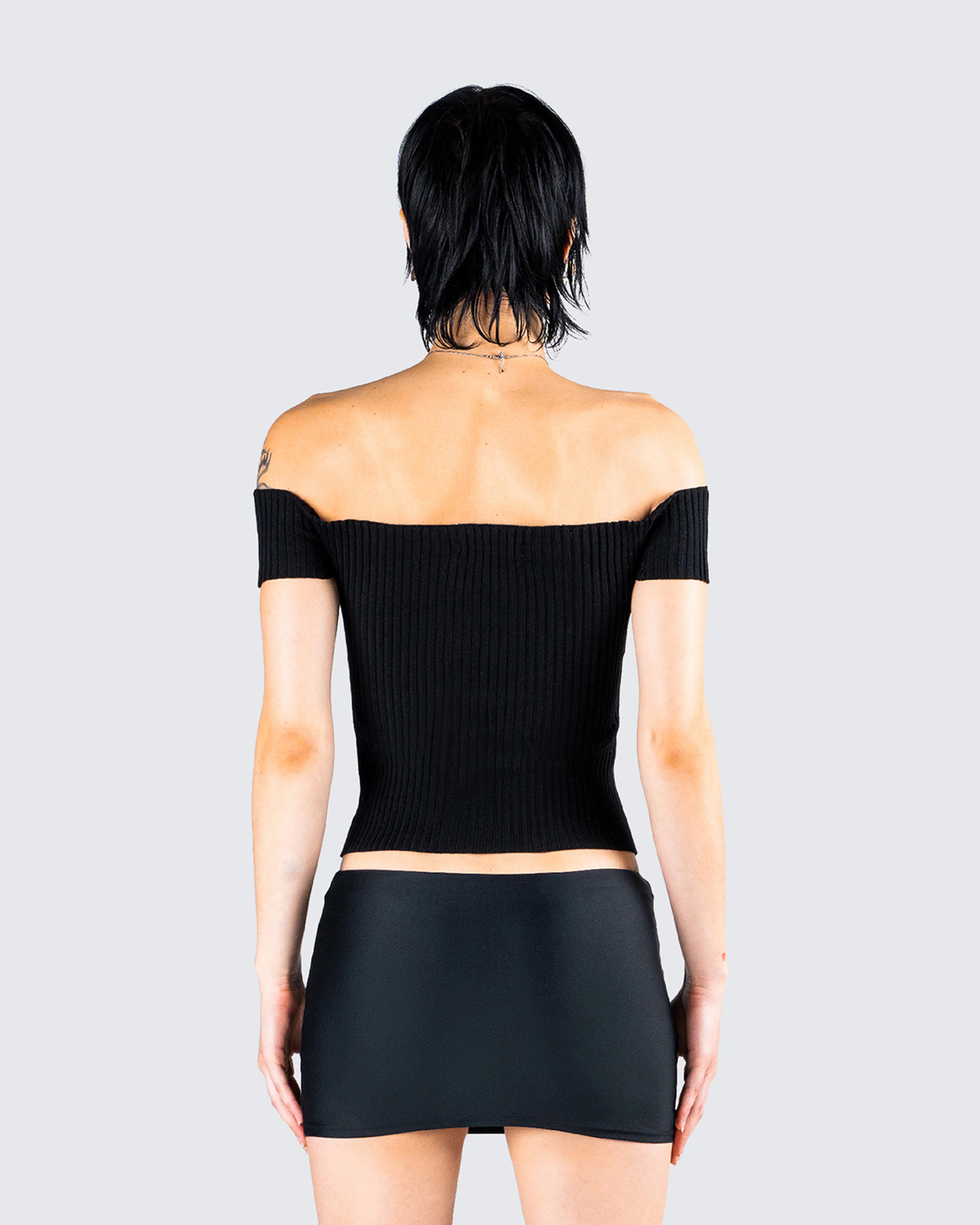 Crissle Black Rib Off Shoulder Top - Image 7