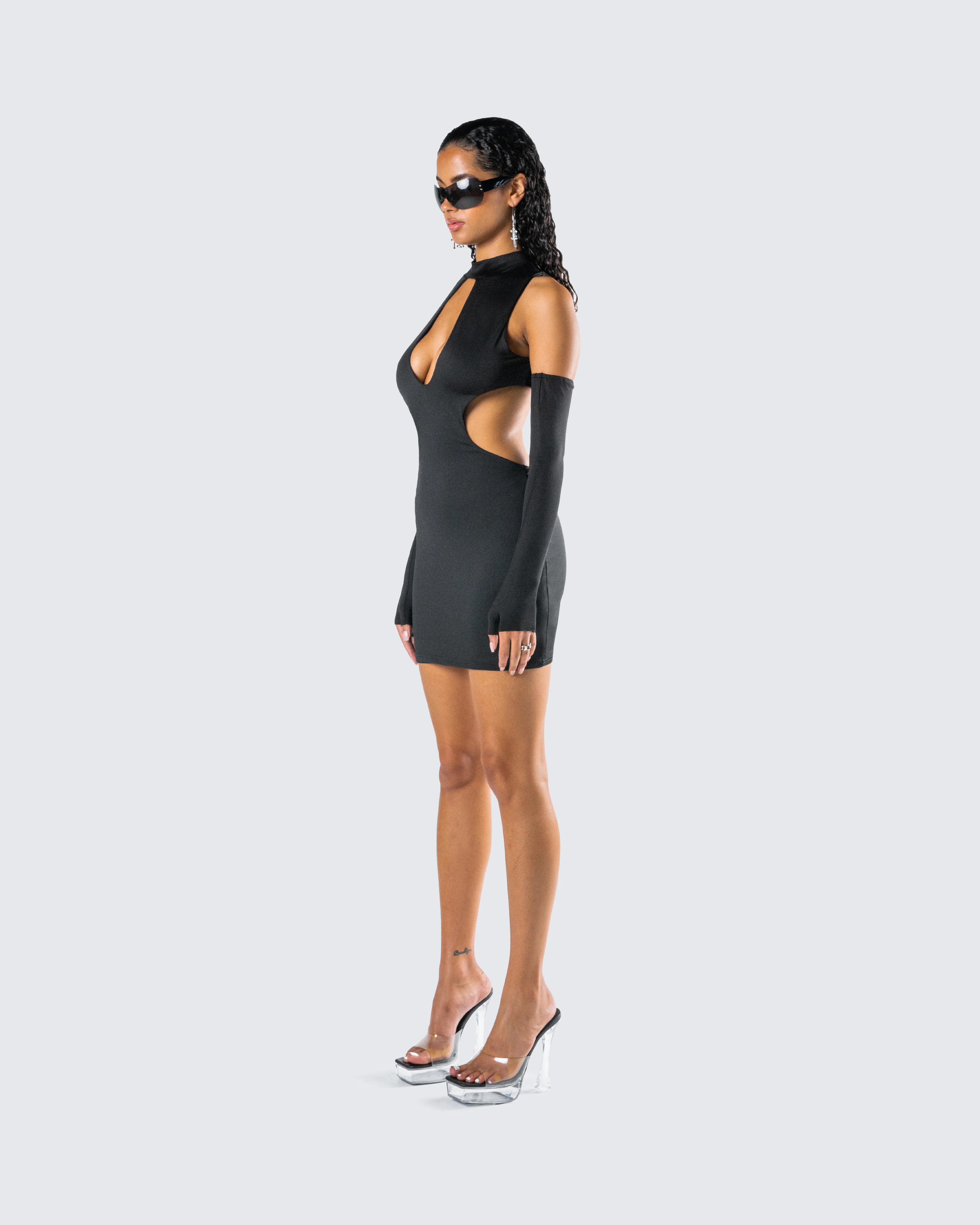 Jeanne Black Dress & Sleeves - Image 5