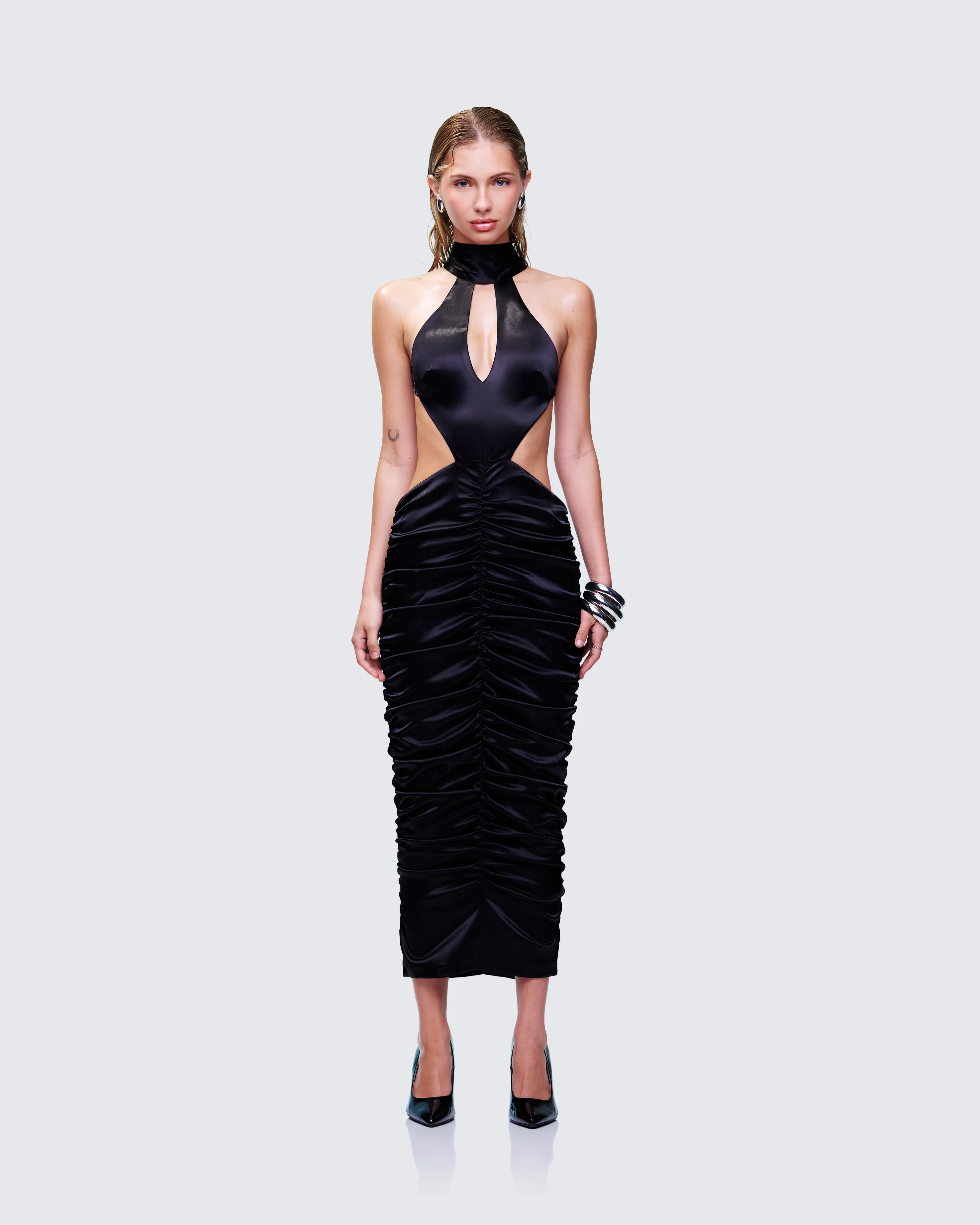 Junia Black Ruched Midi Dress - Image 2