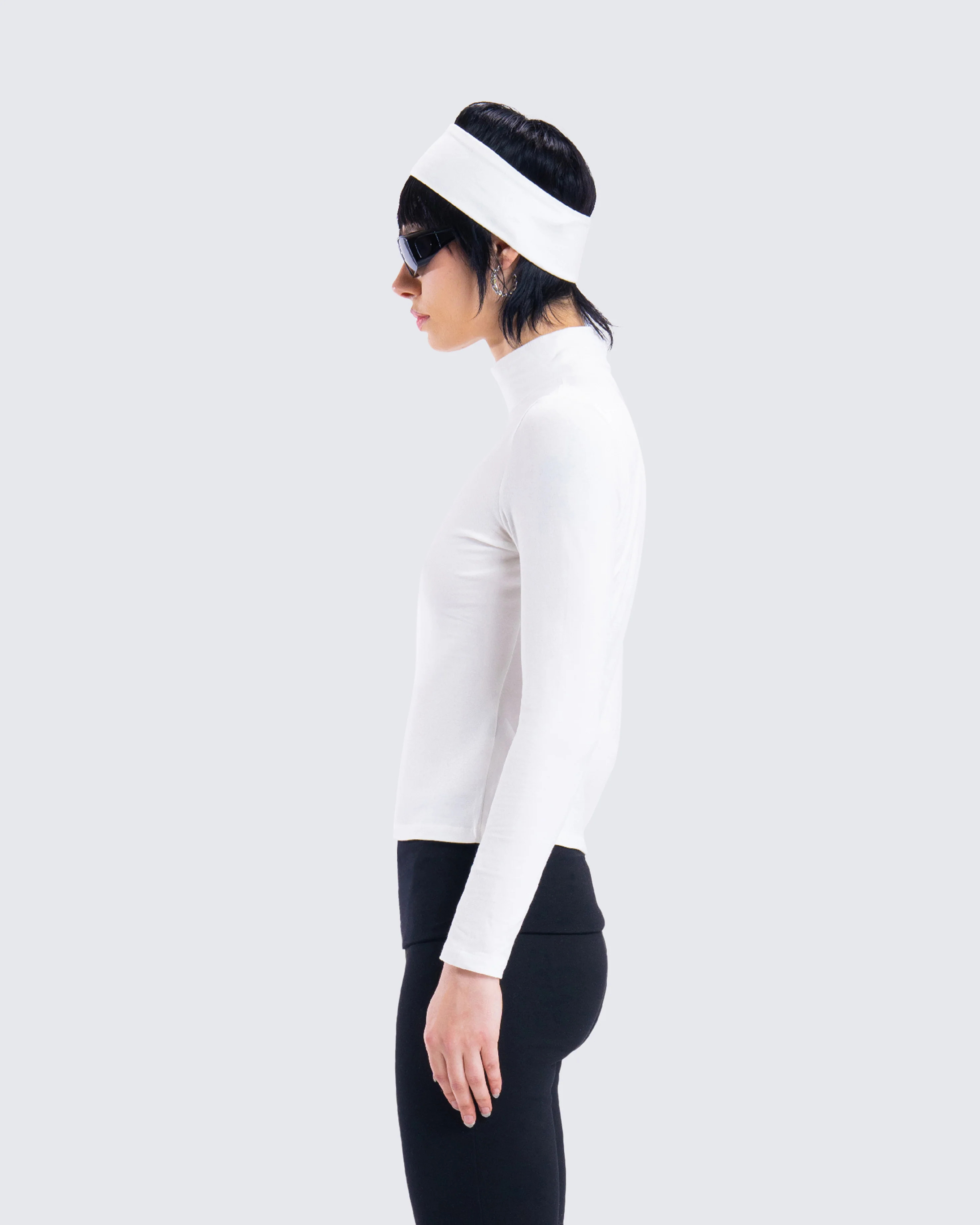 Kemi White Jersey Top And Headband - Image 6