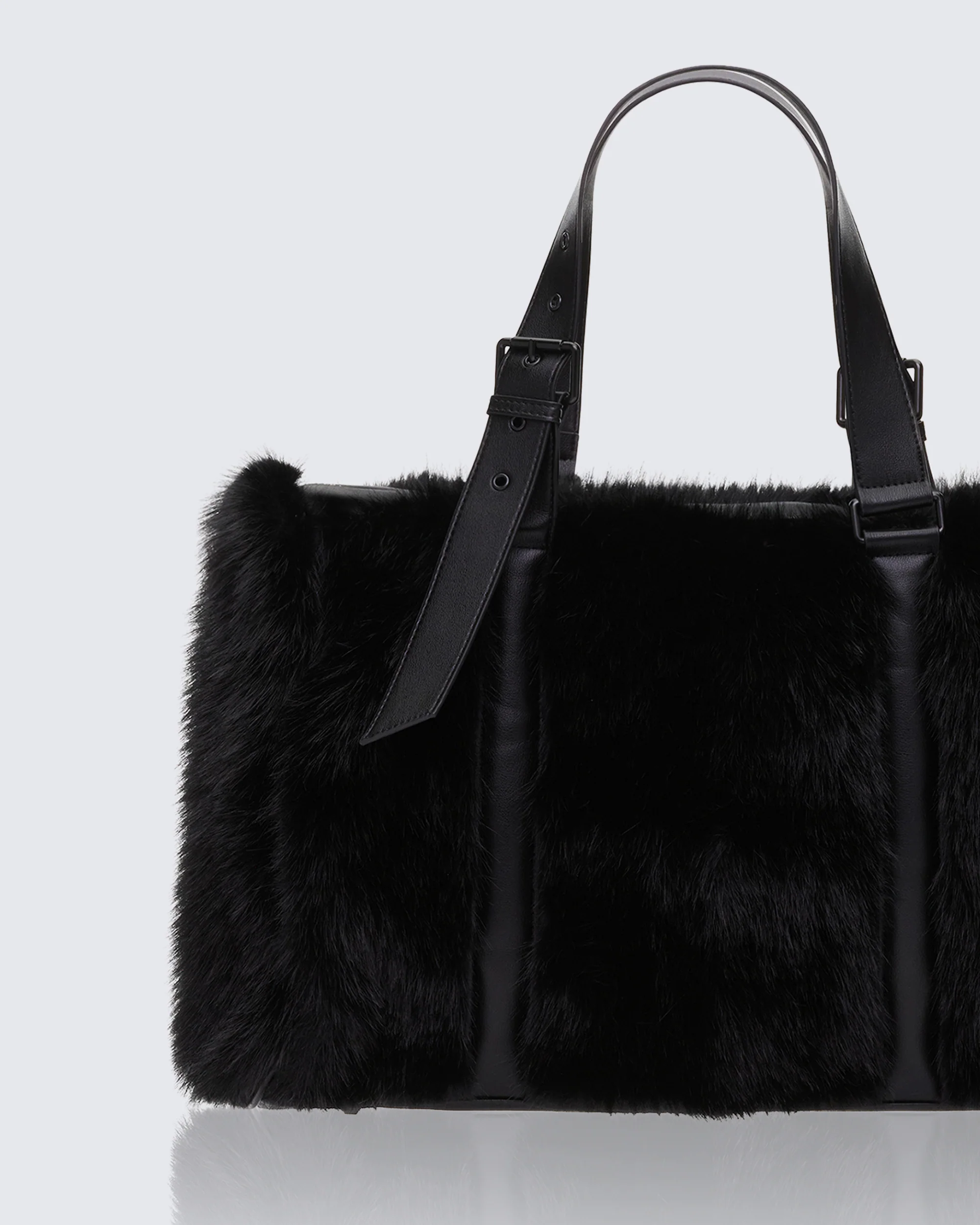 Kimora Black Y2K Fur Holdall - Image 3