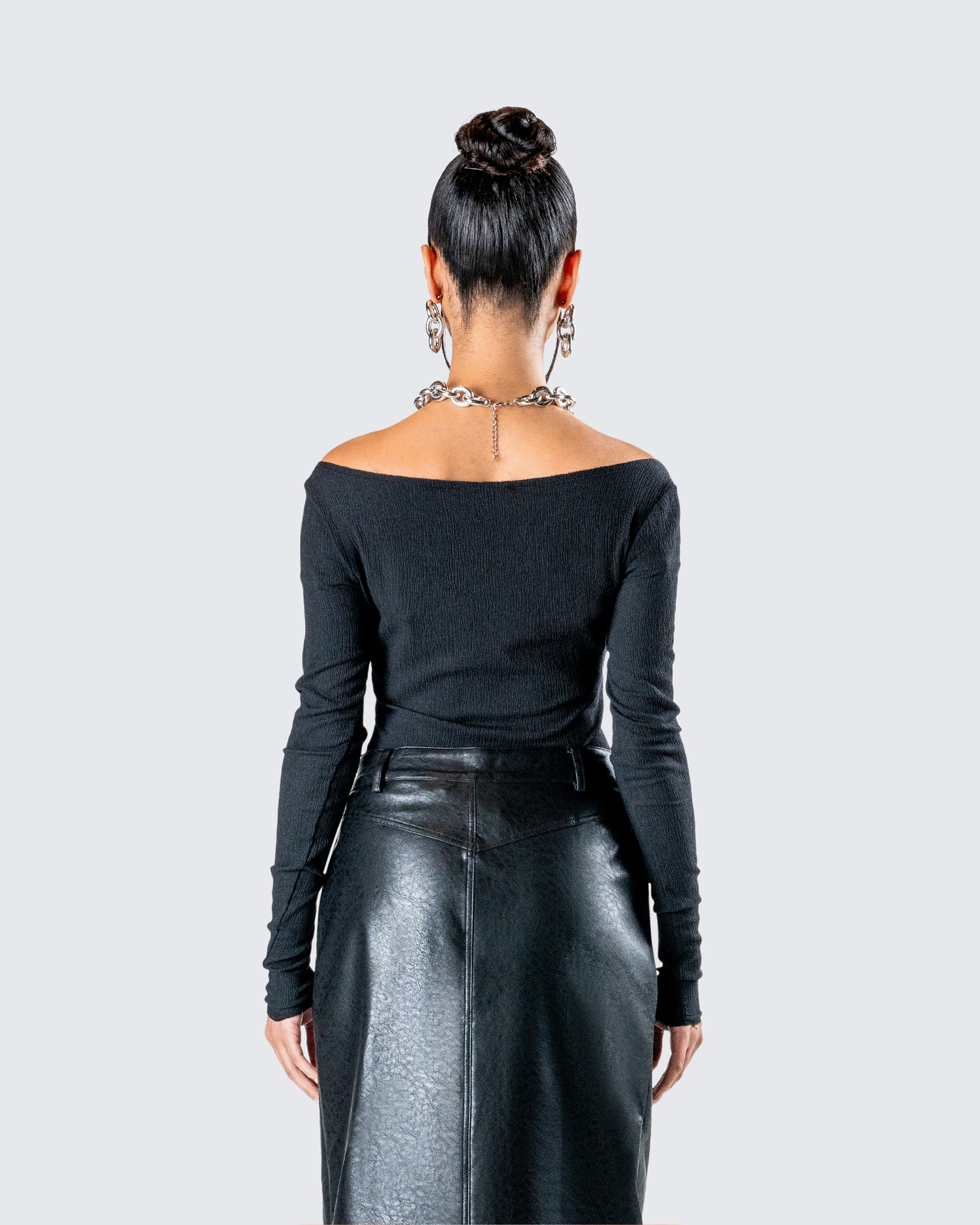 Leslie Black Off Shoulder Top - Image 5
