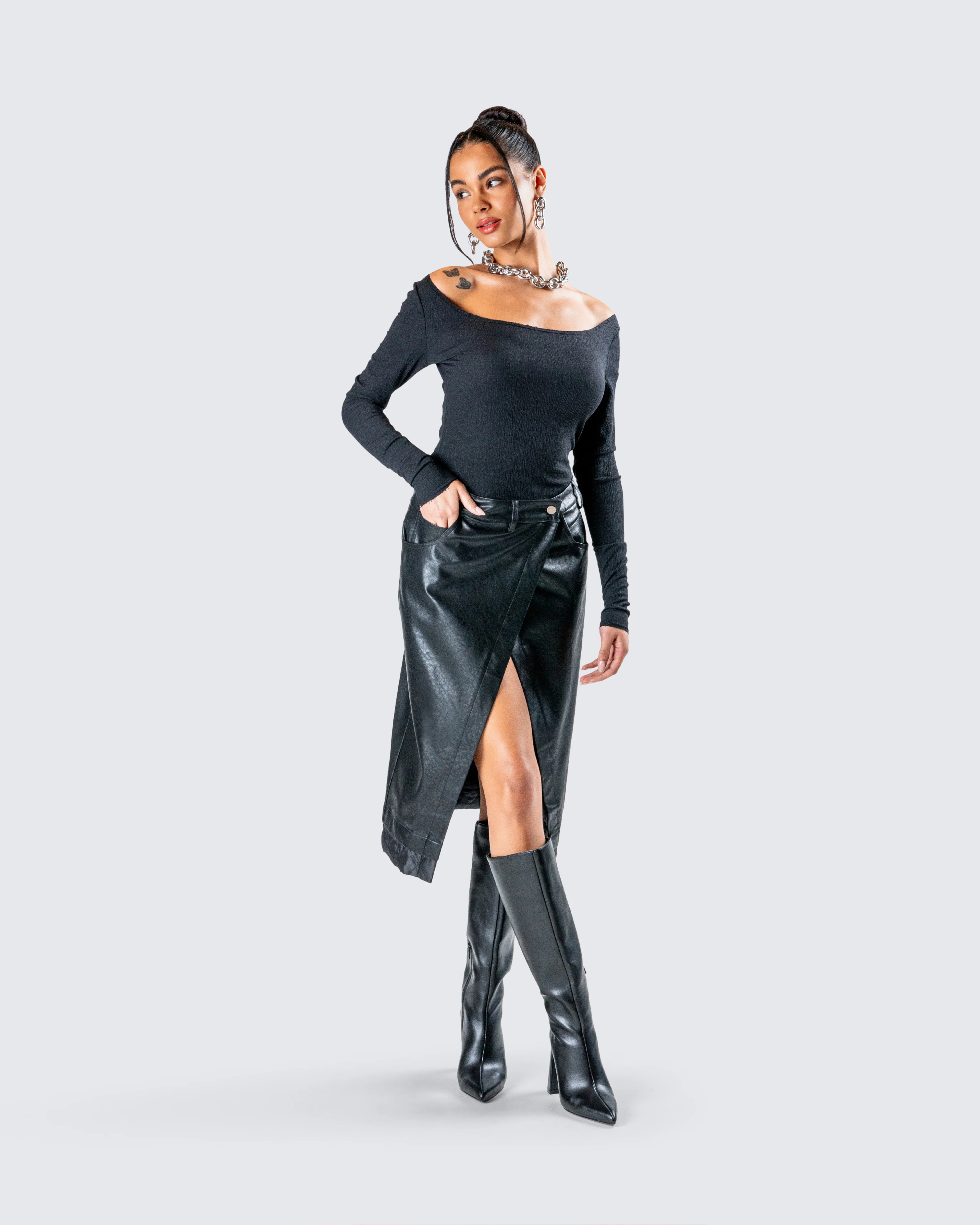 Leslie Black Off Shoulder Top - Image 7