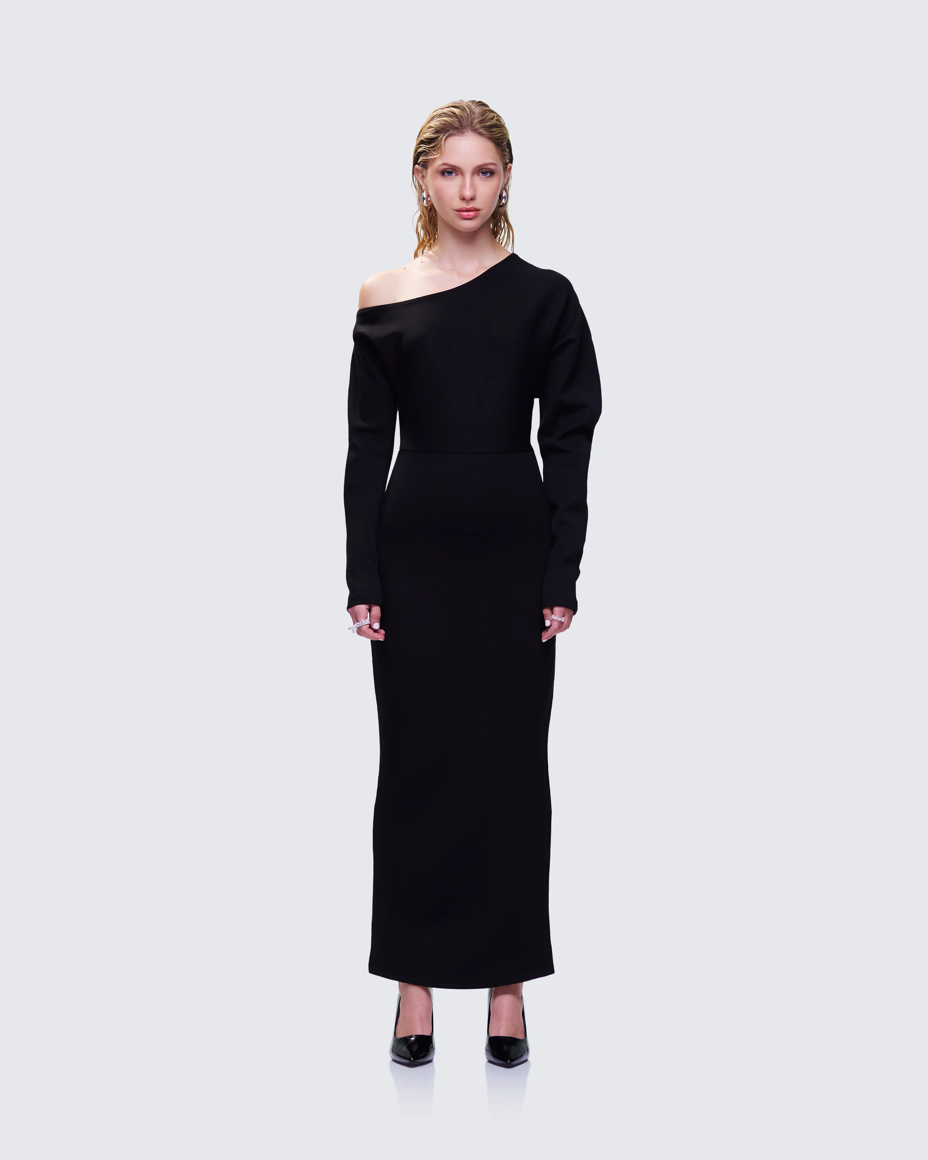 Morwena Black Off Shoulder Maxi Dress - Image 4