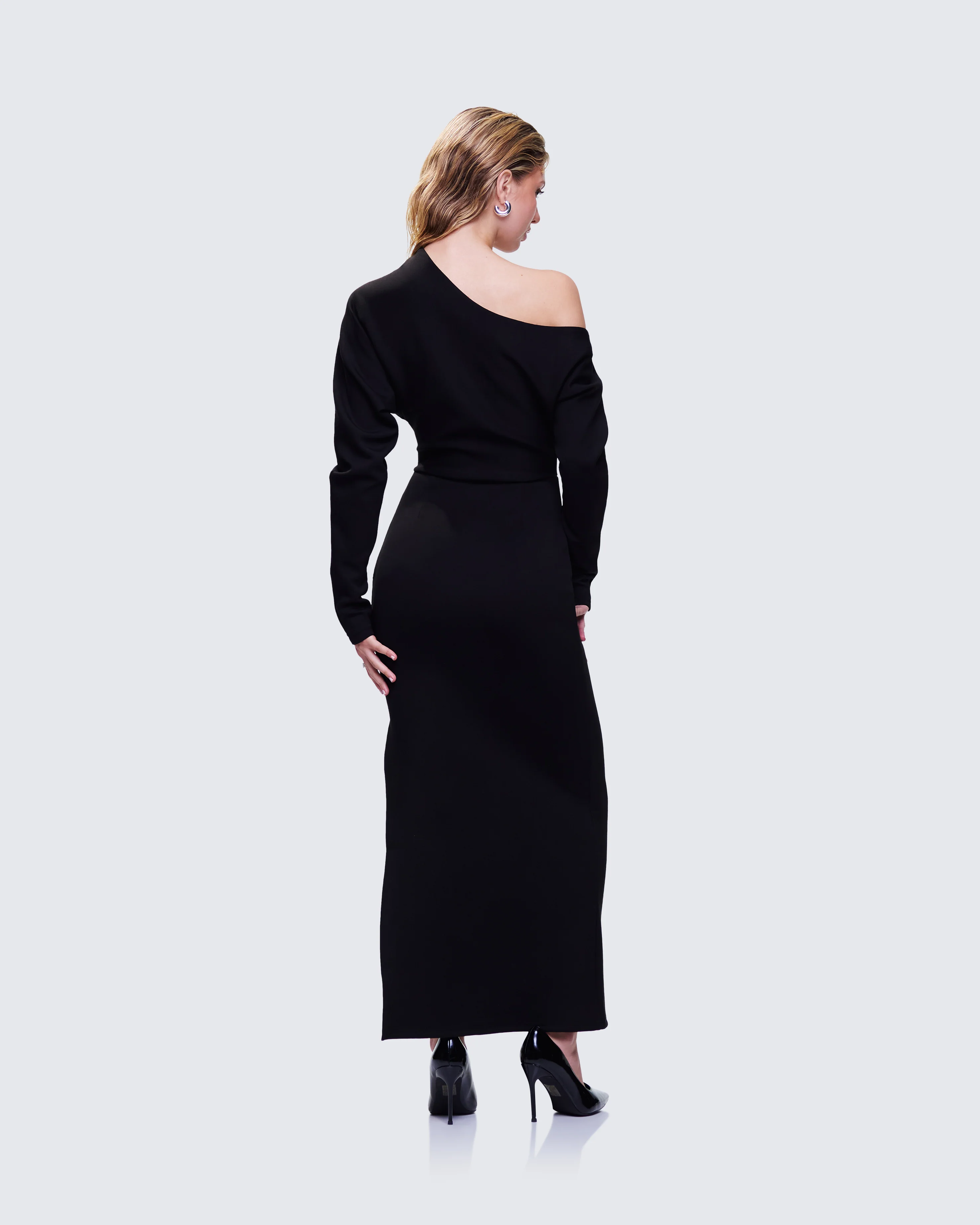Morwena Black Off Shoulder Maxi Dress - Image 7