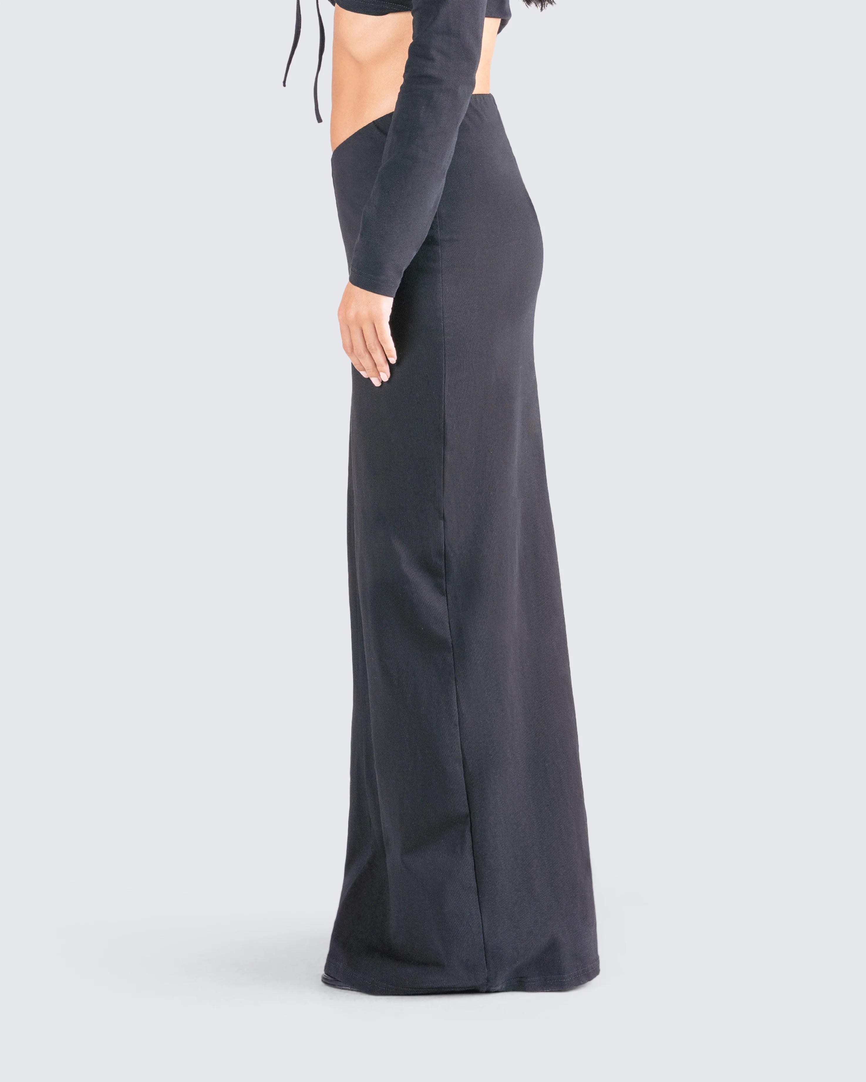 Nadia Black V Waist Skirt - Image 6