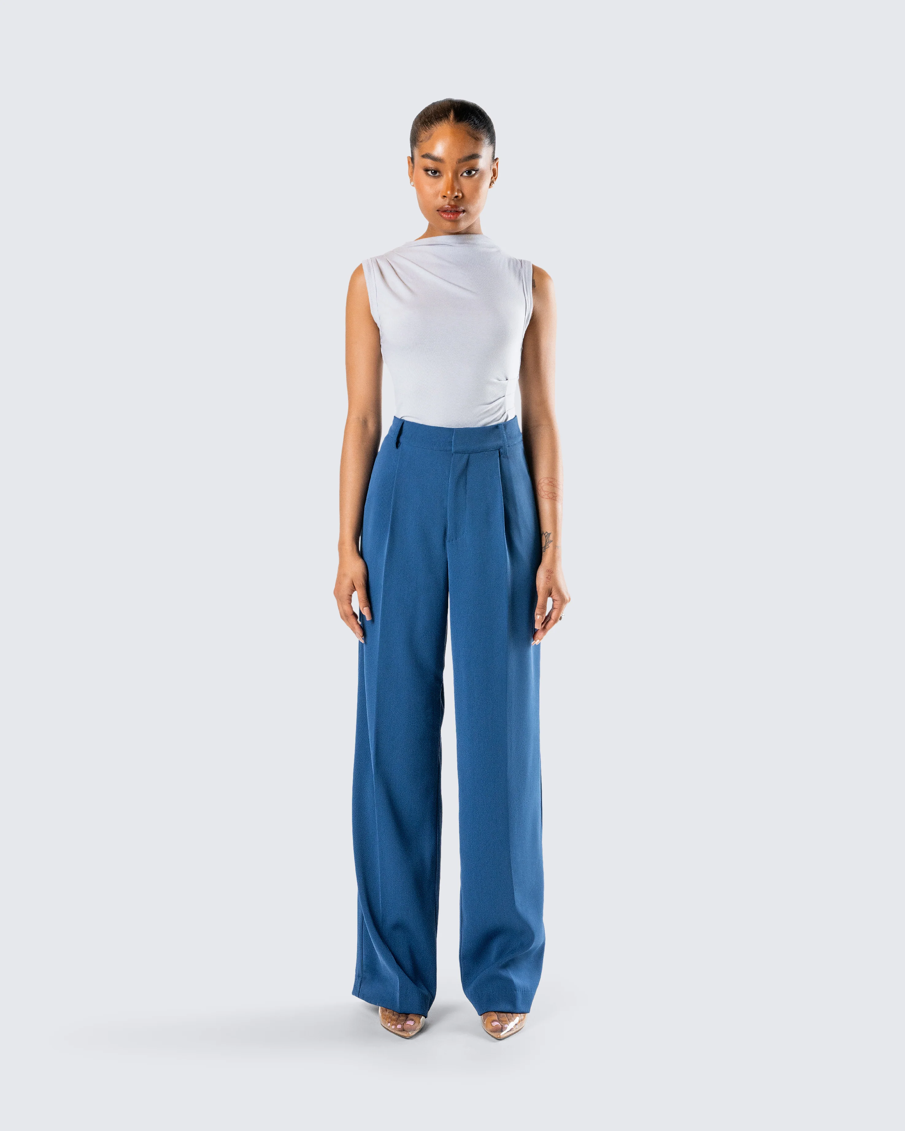Norah Big Business Set - Image 4