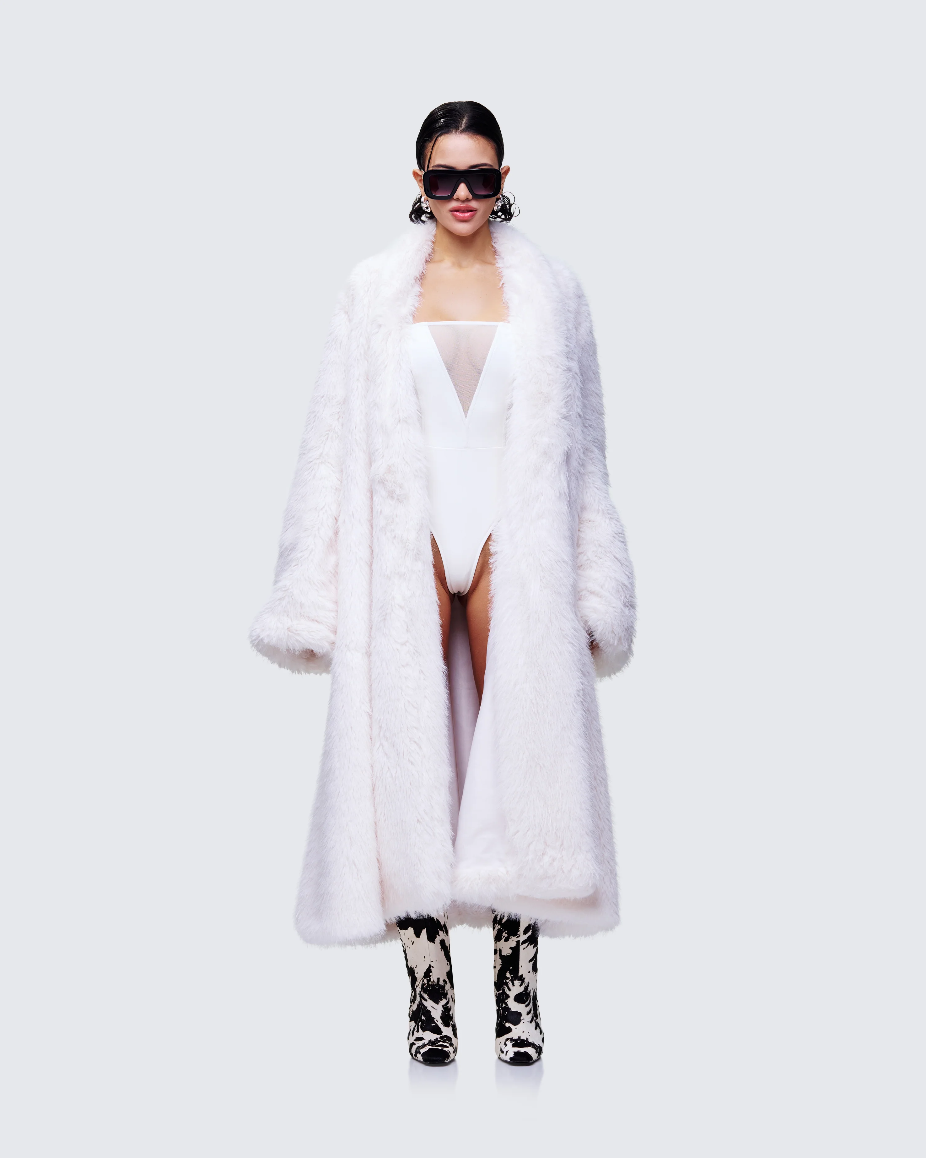 Rilena White Fur Set - Image 2