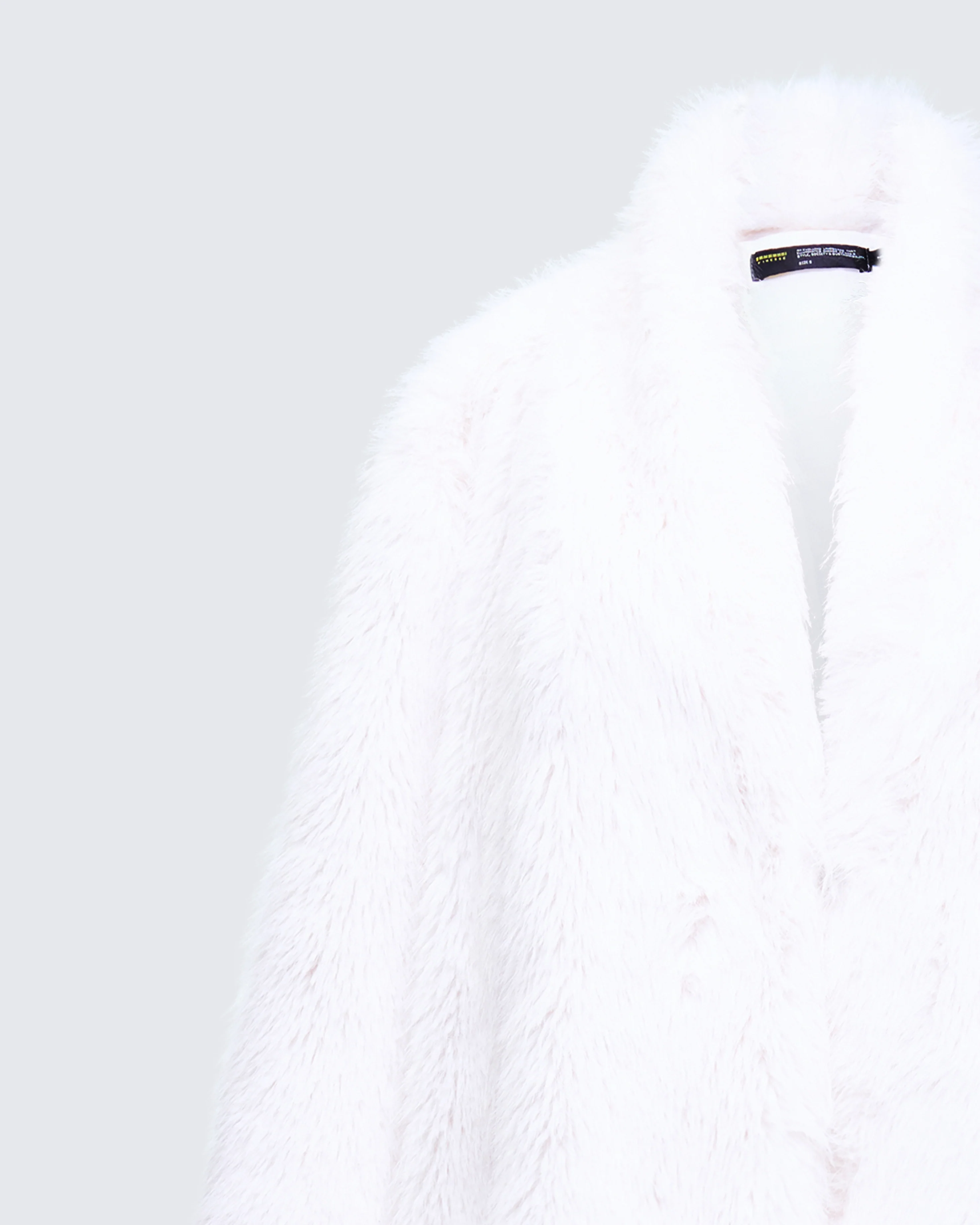 Rilena White Fur Set - Image 9