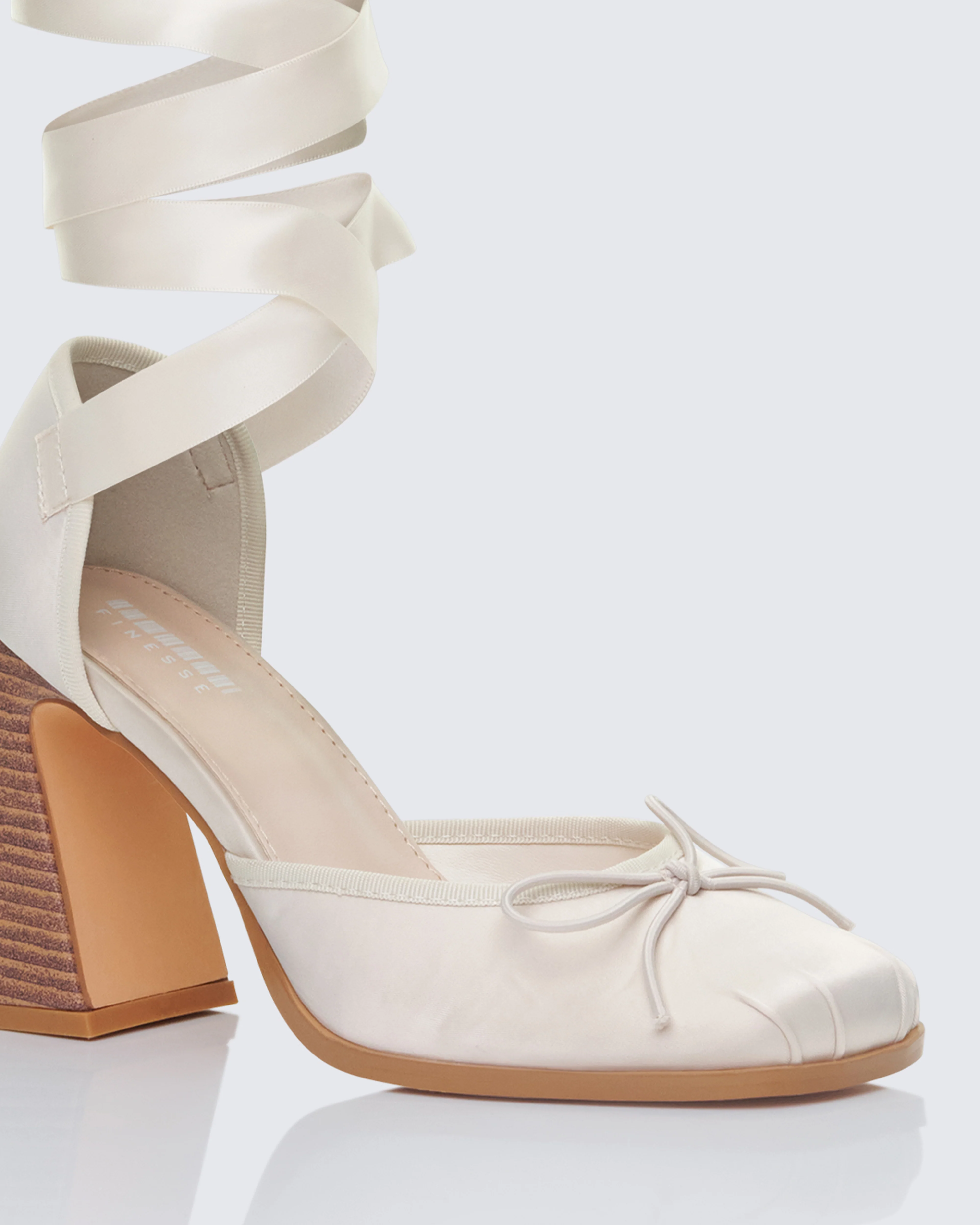 Salome Ivory Pointe Pump - Image 4