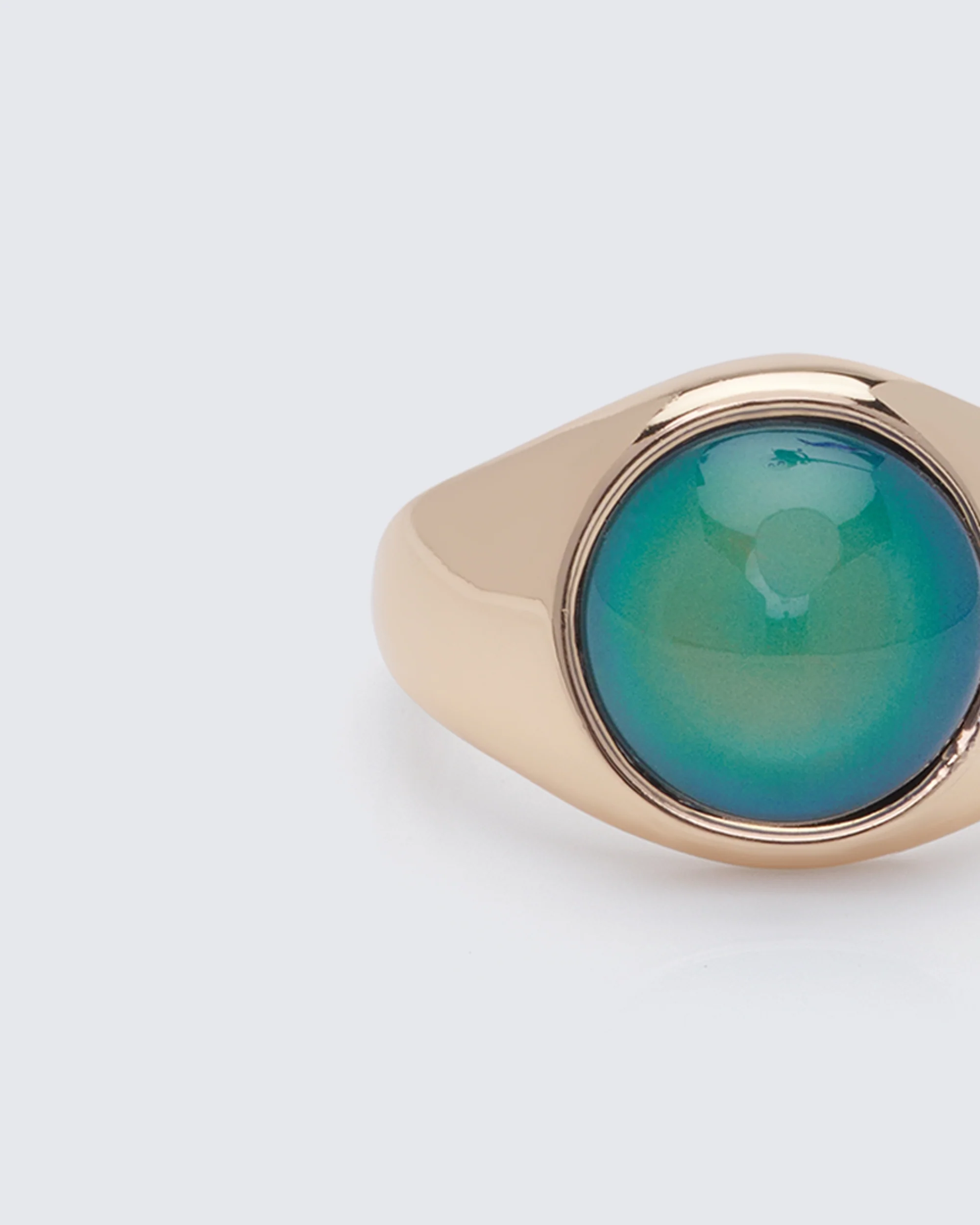 Shandraya Gold Mood Ring - Image 3