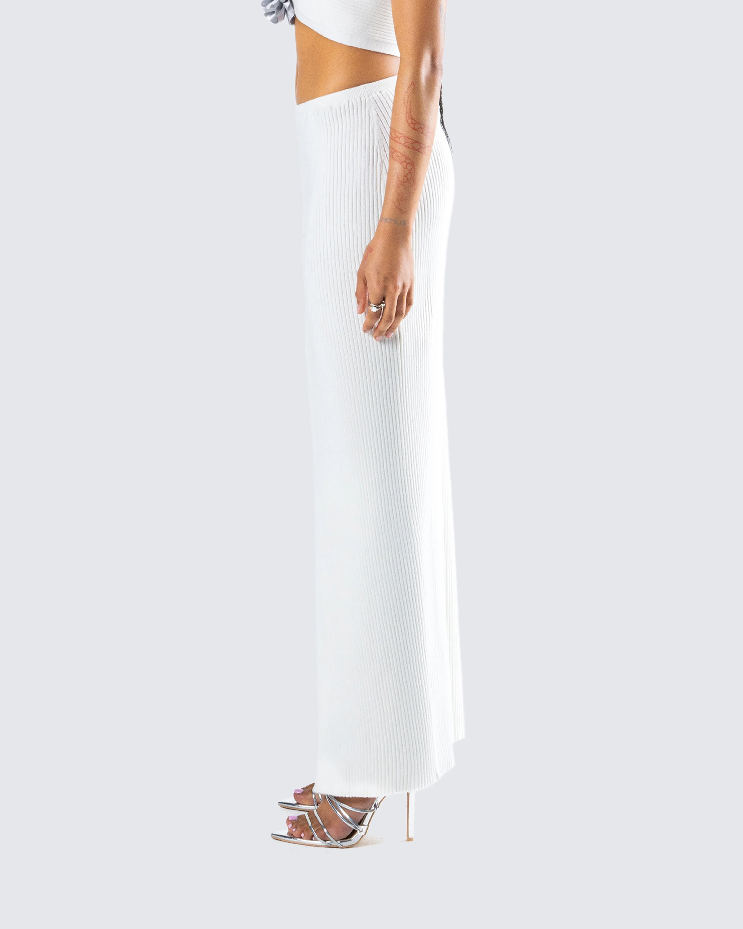 Yuka White Rosette Knit Maxi Skirt - Image 6